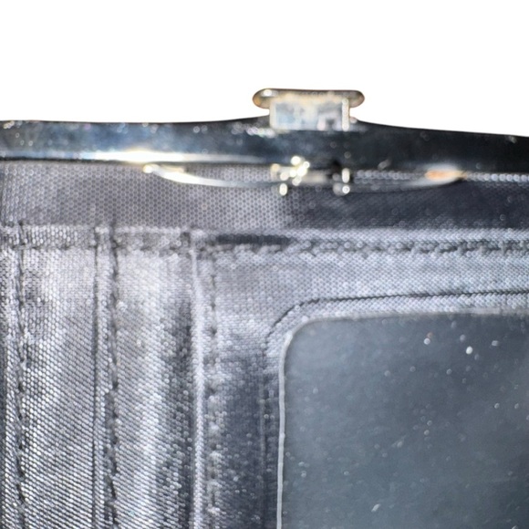 Elegant Silver Clutch Bag 5.5” X 3” With Clasp and Credit Card Holder EUC - Picture 5 of 7